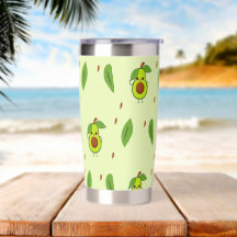 El aguacate cute kawaii sobre el verde