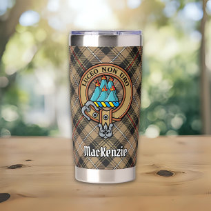 Botella Aislada Escudo de Clan MacKenzie sobre Tartán de Caza Brow