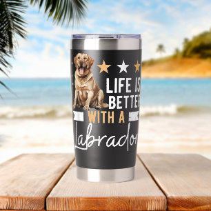 Botella Aislada La vida de las mascotas de raza de perro es mejor 