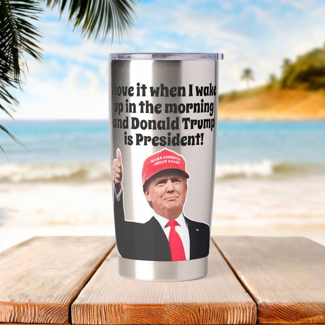 Botella Aislada Me encanta cuando despierto a Donald Trump como pr (Playa)