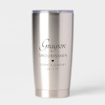 Botella Aislada Partido de matrimonio de nombre personalizado Groo<br><div class="desc">El Tumbler Aislado de la Fiesta de la Boda del Nombre Personalizado de Groomsman muestra el nombre de su novio con los nombres de la pareja nupcial y la fecha de la boda acentuada con un pequeño corazón de amor. Personalizado hecho para su novio. Diseñado por ©2024 Evco Studio www.zazzle.com/store/evcostudio...</div>
