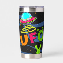 Ufo en el espacio saluda