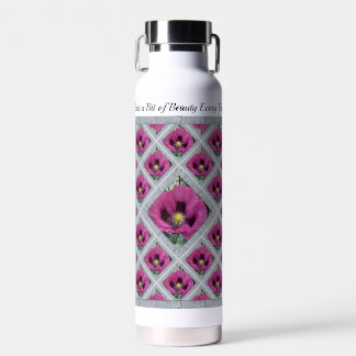 Botella de agua aislada con Bonito Poppies Púrpura