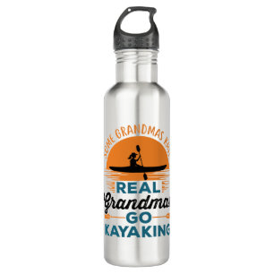 Botella De Agua Algunos abuelitos se mueven en kayak