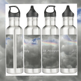 Botella De Agua Arcoiris en las nubes de tormenta