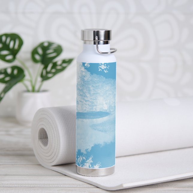 Botella De Agua Azul Etéreo y Río Invernal Blanco (Yoga (girado))