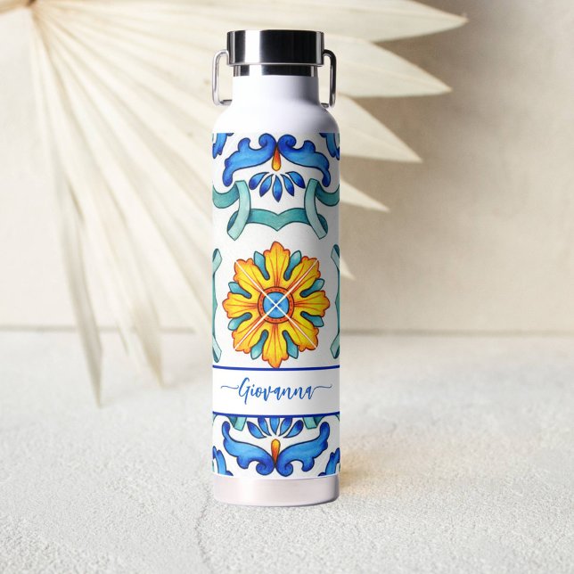 Botella De Agua Baldosas mallorquinas mediterráneas impresas en az (Bridesmaid gifts personalized bane water bottle blue and yellow Majolica tiles Mediterranean themed)