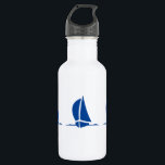 Botella De Agua Barcos de vela<br><div class="desc">Esta botella de agua se muestra en blanco con una estampación de velero de color azul. Personalizar este artículo o compra tal cual.</div>