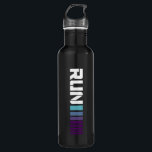 Botella De Agua Black Ombré Run Active Sports<br><div class="desc">Esta botella negra de agua deportiva presenta un eslogan blanco de tipografía "RUN" con rayas azules y púrpuras en bloques de ombré que recorren la longitud de la botella. El diseño, sencillo y a la última, es perfecto para el gimnasio, el yoga, el baile y las actividades de puesta en...</div>