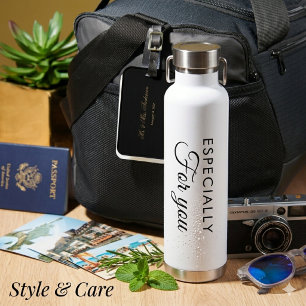 Botella de agua blanca con texto personalizado en 