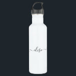 Botella De Agua Calligrafía de guiones de monograma Nombre simple<br><div class="desc">Este diseño puede ser personalizado en el área proporcionada cambiando la foto y/o el texto. O puede personalizarse haciendo clic en Personalizar esta plantilla y, a continuación, eligiendo la opción de hacer clic en el personalizar y eliminando o cambiando el color del fondo, agregando texto, cambiando el color o estilo...</div>