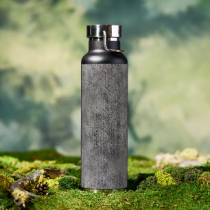 Botella De Agua Caminata lateral del Cemento Gris Weathered