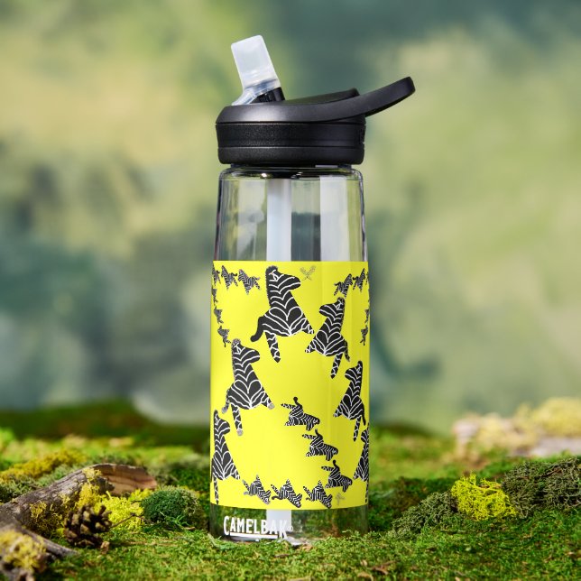 Botella De Agua Cebra amarilla salvaje moderna (Al aire libre (girado))