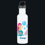 Botella De Agua Chica de la sirena Personalizado Cute<br><div class="desc">Un lindo regalo personalizado de chica de playa con una sirena de pelo rosado con una cola verde azulada sosteniendo un hermoso arpa al lado de burbujas azules. Personalizar con el nombre de tu pequeña niña para un buen regalo.</div>