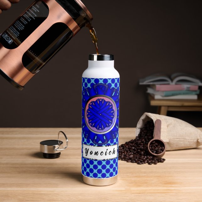 Botella De Agua Cinta de flores azules de Kenneth Yoncich (Café)
