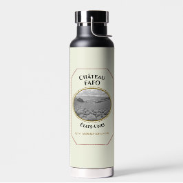 Botella de agua con etiqueta de vino