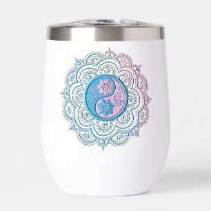 Botella de agua con mandala azul y rosa