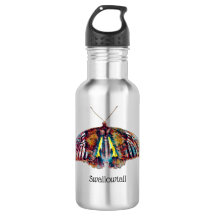 Botella de agua con mariposa de cola tragada