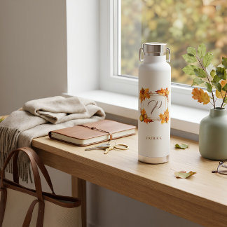 Botella de agua con monograma de cosecha de otoño