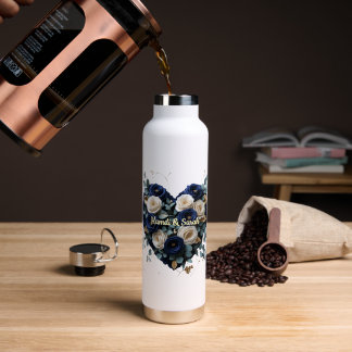 Botella de agua con monograma floral dorado y azul