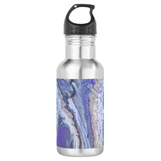 Botella de agua con vetas minerales abstractas púr
