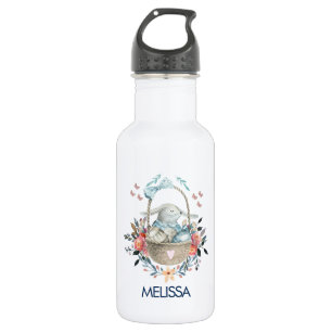 Botella De Agua Conejo lindo en una canasta con huevos y flores de
