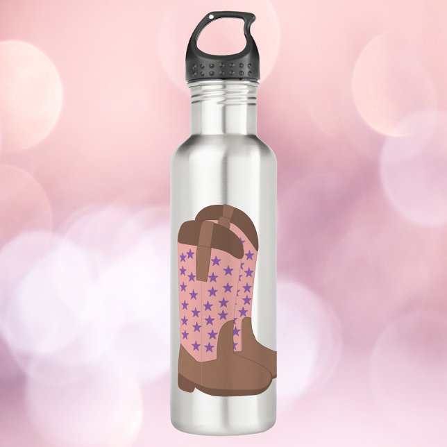 Botella De Agua Cowboy Boots Patrón de estrellas moradas rosadas (A water bottle with a pair of cowboy boots done in brown and pink with purple stars.)