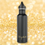 Botella De Agua Crear negro mate monogramado dorado estilo Persona<br><div class="desc">Crea tu propio personalizado, personalizado, fresco, moda, elegante, ligero, duradero, a prueba de grietas, a prueba de derrames, elegante guión de tipografía de oro falso, elegante botella de agua negra mate de acero inoxidable. Simplemente escriba su nombre / nombre de niño / apellido / nombre de la empresa, a personalizar....</div>