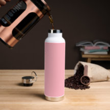Botella de agua de acero inoxidable rosa aislada
