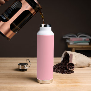 Botella de agua de acero inoxidable rosa aislada