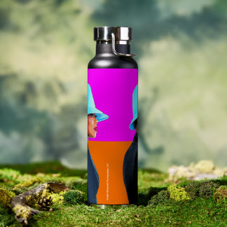 Botella de agua de perfil