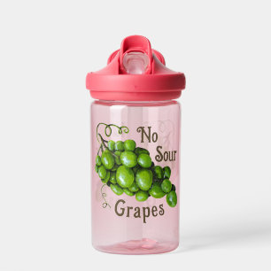 Botella de agua de uvas