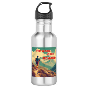 Botella De Agua El Trabajo Es Las Montañas De Los Rastreadores.