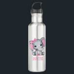 Botella De Agua Elefante de bebé rosado con polka<br><div class="desc">Botella de agua personalizada con un lindo ilustracion de color de elefante rosa. Ella tiene unas orejas puntiagudas rosadas y blancas de polka y un arco de cinta rosada en la parte superior de su cabeza. La parte superior está decorada con un bonito ramo de rosas.</div>