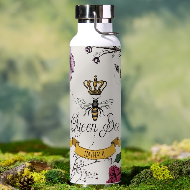 Botella De Agua Elegante Reina Floral de Marfil Personalizada (Elegant Queen Bee Water Bottle for Her. Hand Drawn Queen Bee, Gold Crown, Exotic  Flowers with Name)