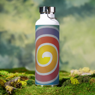 BOTELLA DE AGUA ESPIRAL SOBRE FONDO AZUL