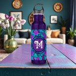Botella De Agua Floral azul morada y Verde azulada personalizada d<br><div class="desc">Bonito elegante de flores moradas,  azules,  verde azuladas,  turquesas y verdes y botella de agua personalizada follaje.</div>