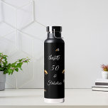 Botella De Agua Flores silvestres amarillo negro 50 fabuloso cumpl<br><div class="desc">Fondo negro. Decorado con abejas y flores silvestres pintadas en violeta. Personalice y agregue un nombre y una edad. Texto blanco.</div>