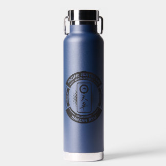 Botella De Agua Frasco aislado de PJK / logotipo negro en azul