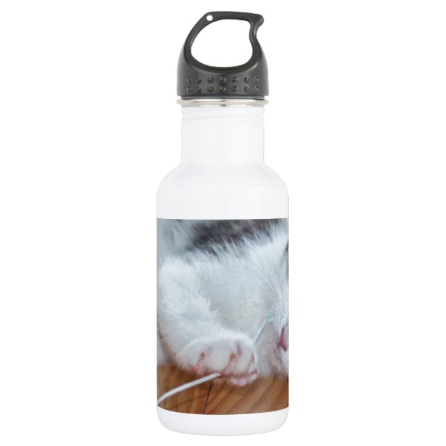Botella De Agua Gatito lindo jugando con cuerda (Anverso)