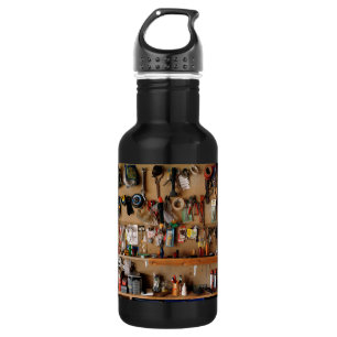 Botella De Agua Herramientas en la pared del taller