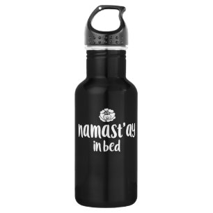Botella De Agua homónimo en la cama namast'ay