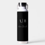 Botella De Agua Iniciales de monograma moderno Personalizado Nombr<br><div class="desc">Botella de agua Personalizado moderna en blanco y negro con nombre e iniciales. Personalizar con sus iniciales y nombre para crear su botella personalizada.</div>
