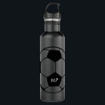 Botella De Agua Iniciales personalizadas Soccer Black White<br><div class="desc">Iniciales de monograma personalizadas en todas las botellas de agua del jugador de fútbol de personalizado blanco y negro con una simple impresión de monograma de nombre personalizado de la pelota de fútbol moderna y mínima. Un gran regalo para los hombres, mujeres, adolescentes y niños futbolistas que aman diseños modernos...</div>