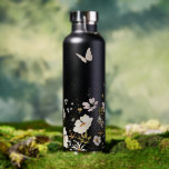 Botella De Agua Jardín de mariposas de flores silvestres<br><div class="desc">Flor de mariposa silvestre Jardín Floral,  botella de agua. Características,  línea de texto de plantilla para el nombre o frase corta.</div>