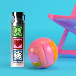 Botella De Agua Jugador de voleibol de amor por la paz personaliza<br><div class="desc">La botella de agua de vóley de amor por la paz para un chica deportivo. Un lindo regalo con un signo de paz,  corazón,  y una persona en el equipo de natación con tu nombre personalizado debajo.</div>