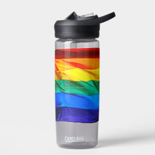 Botella De Agua La bandera del orgullo gay de SlipperyJoe ondeando