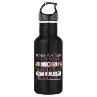 Botella De Agua Líder feminista empoderando a las mujeres