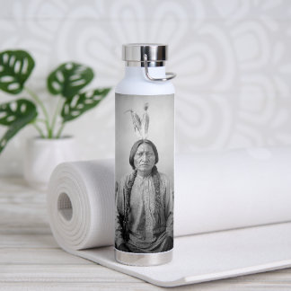 Botella De Agua Líder lakota sacudiendo a indígenas norteamericano