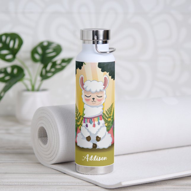 Botella De Agua Llama ligera meditando en un bosque mágico (Yoga)